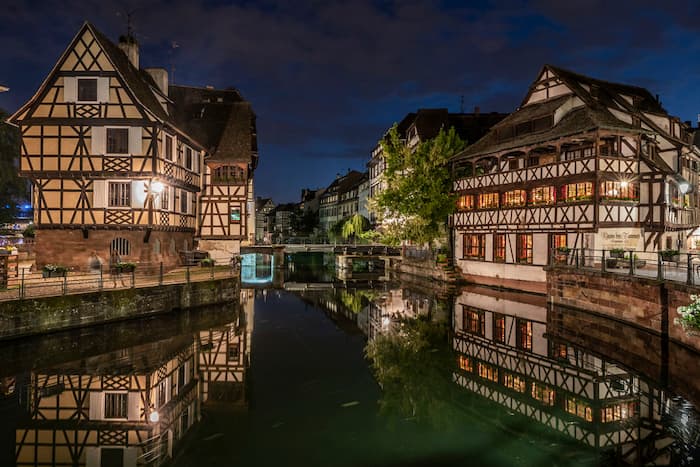 Explorer La Petite France - le charmant quartier médiéval de Strasbourg