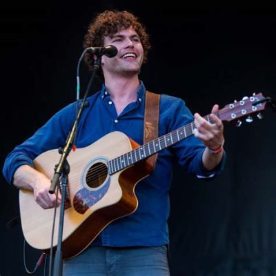 Vance Joy Live at Hanoi:  Australian Singer-Songwriter Makes Vietnam Debut with Heartfelt Melodies!